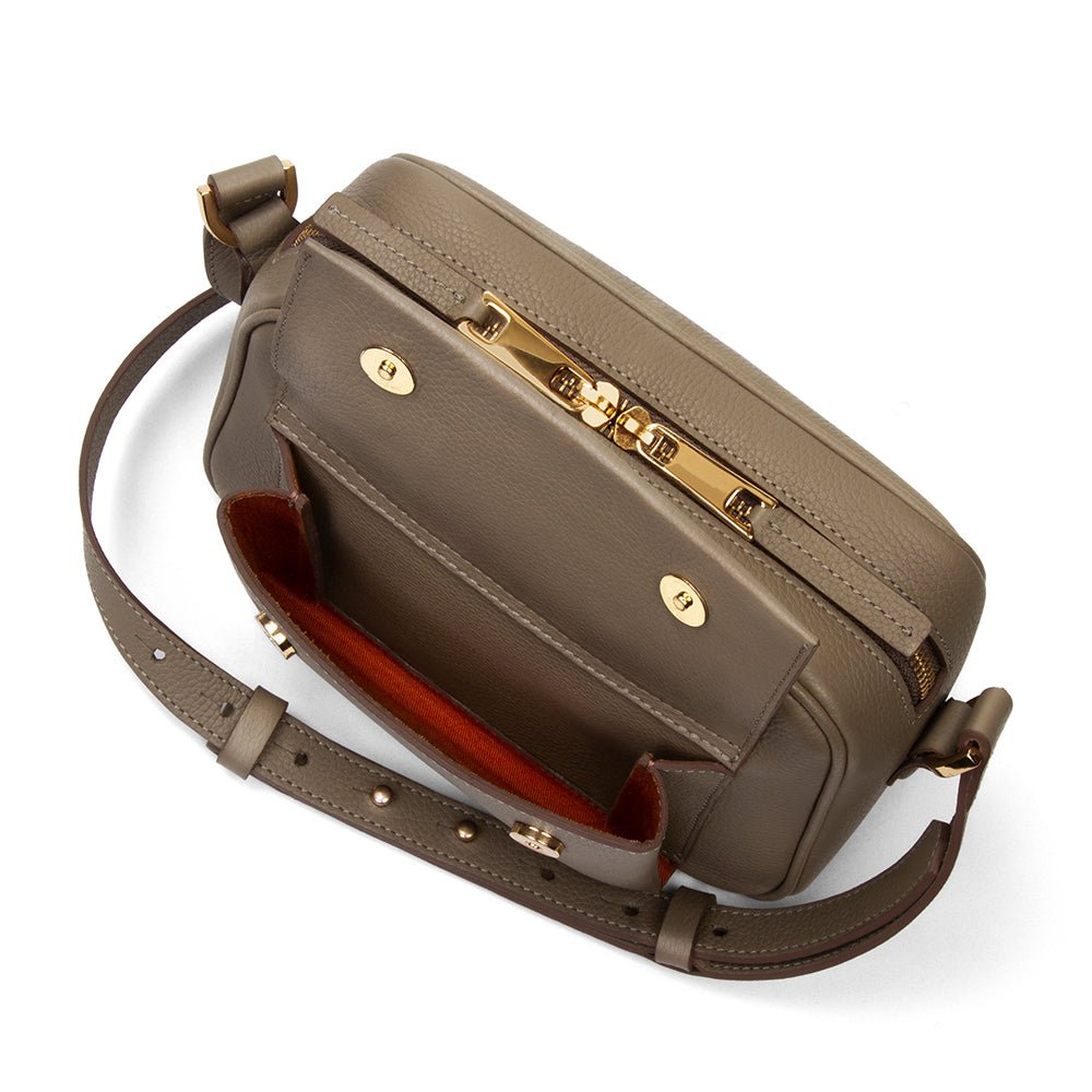 escudero-bolsa-mini-adele-oliva-feminina-couro